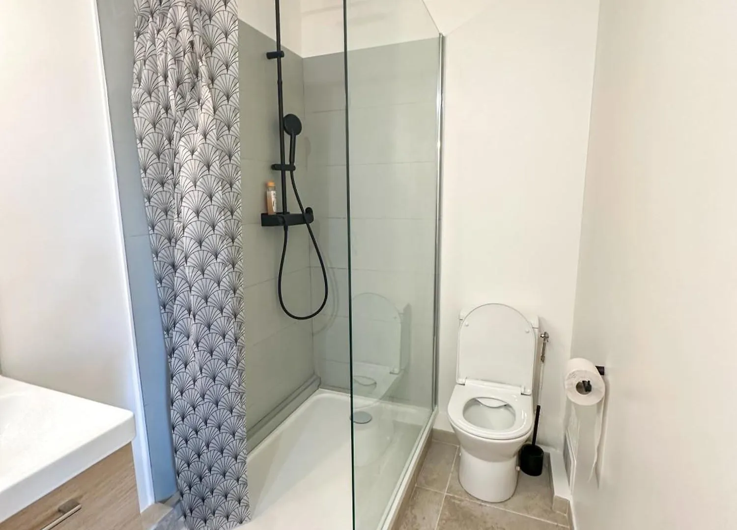 Apartment Studio Wifi, Parking Privatif Prive, Clim, Proche Plage Et Polygone Riviera Cagnes-sur-Mer