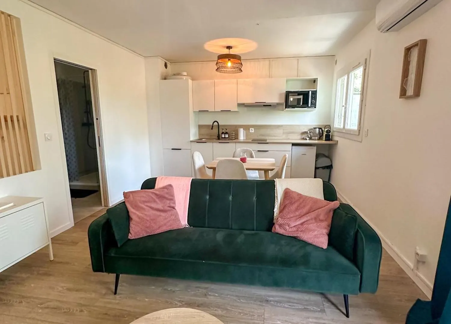 Apartment Studio Wifi, Parking Privatif Prive, Clim, Proche Plage Et Polygone Riviera Cagnes-sur-Mer France