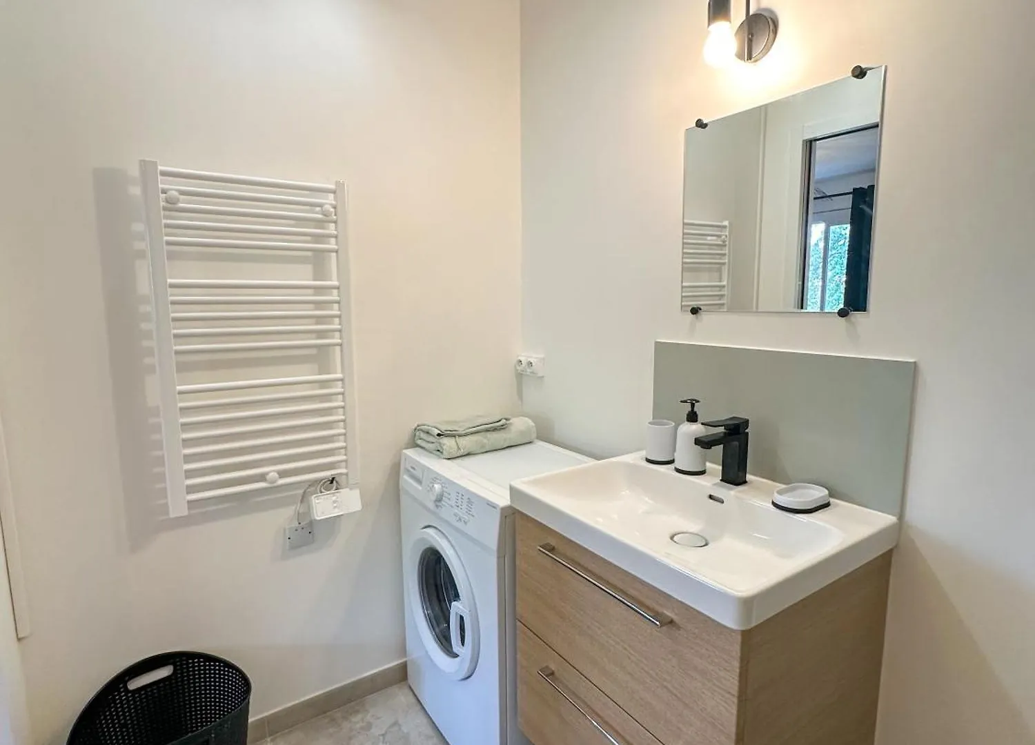 شقة Studio Wifi, Parking Privatif Prive, Clim, Proche Plage Et Polygone Riviera كانيو سور مير